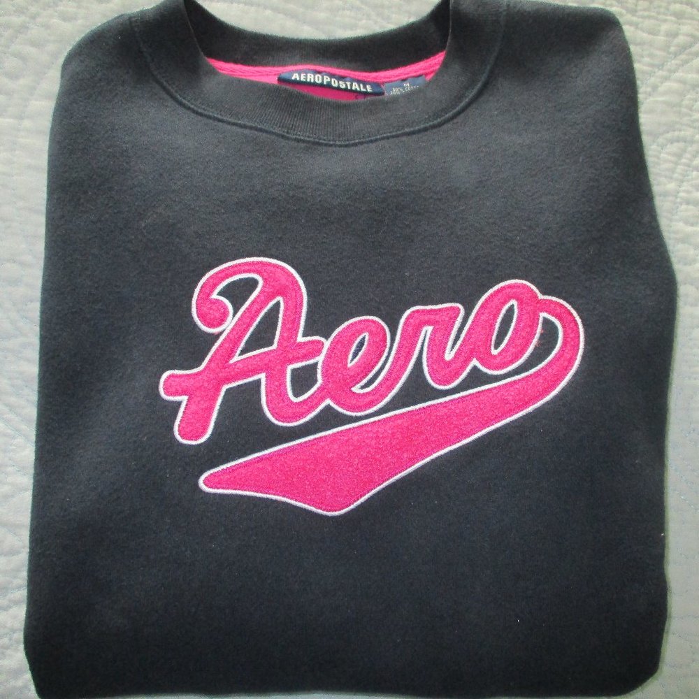 Aeropostale Sweat Shirt Size M - great condition - navy and pink - soft